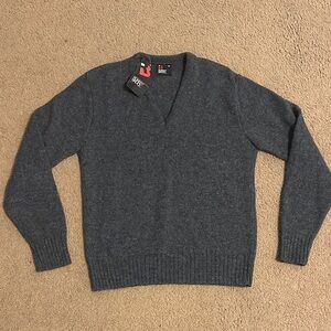 Robert Bruce Classic V-Neck Sweater in Charcoal Gray